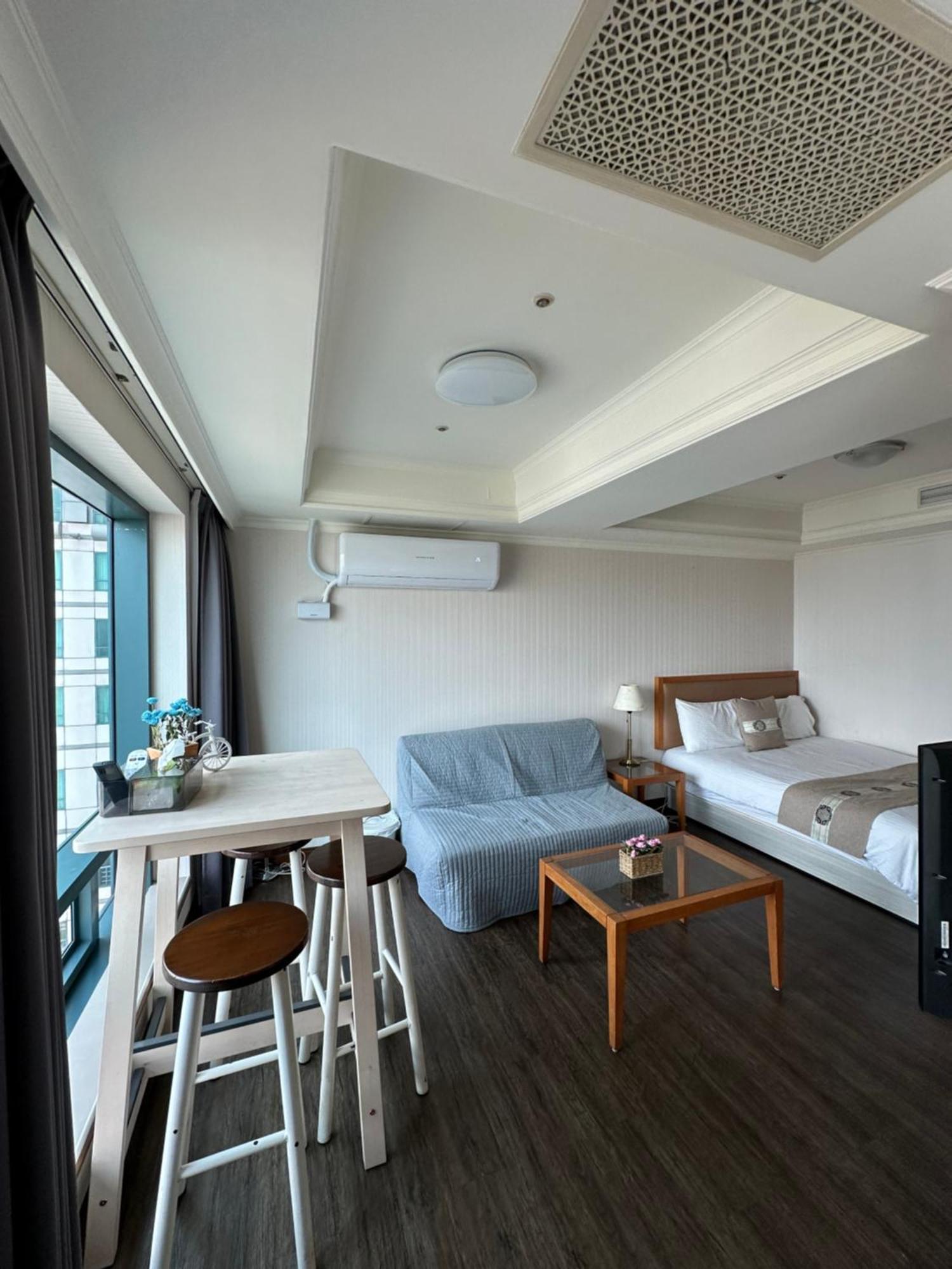 台中市Luxury Houseアパートメント エクステリア 写真